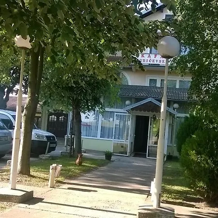 Ljubicevski Raj Bed & Breakfast